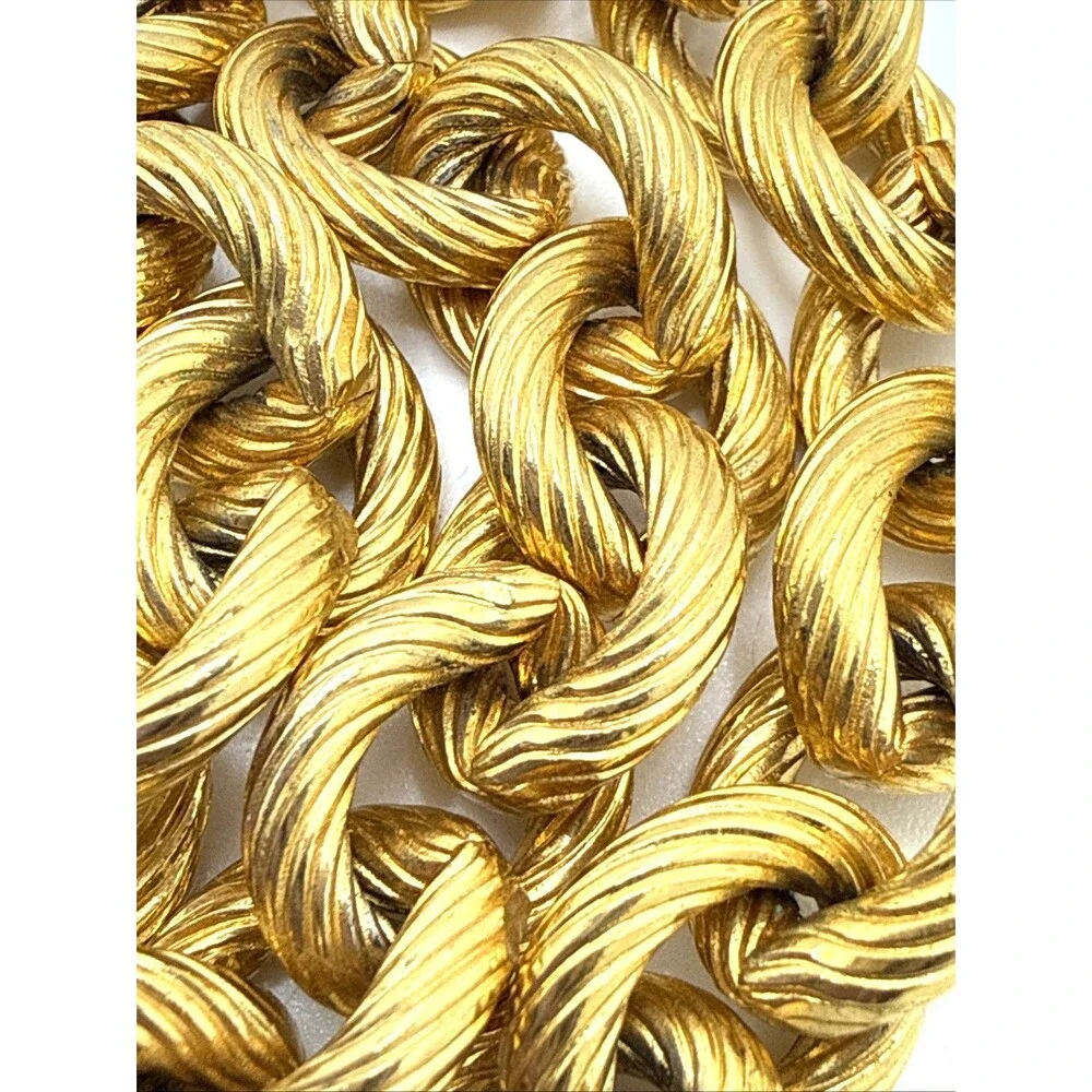 Heavy Gold Tone Textured Round Link Chain Choker Necklace Chunky 1980s Statement